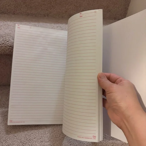 Hello Kitty Notebook with Colorful Design - Picture 3 of 4